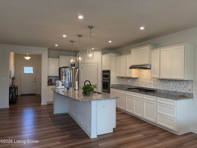 2848 Hamilton Springs Dr, Louisville, KY 40245