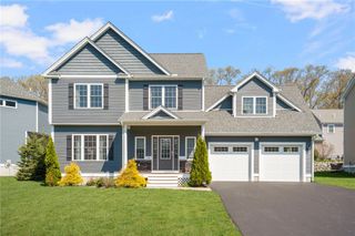 14 Dover Avenue, Lincoln, RI 02865