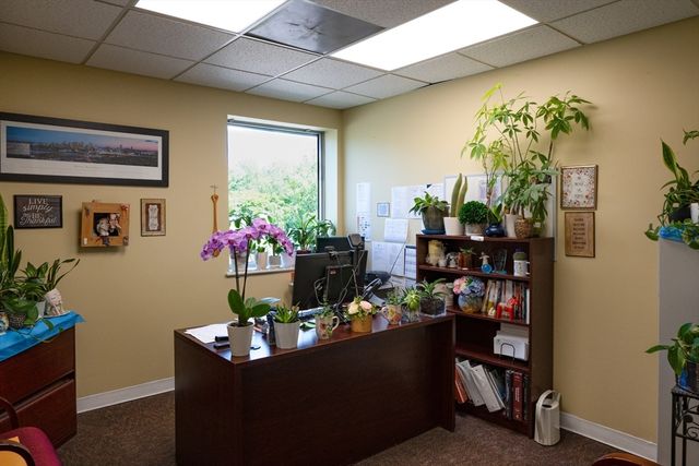 100 Weymouth St d, Rockland, MA 02370