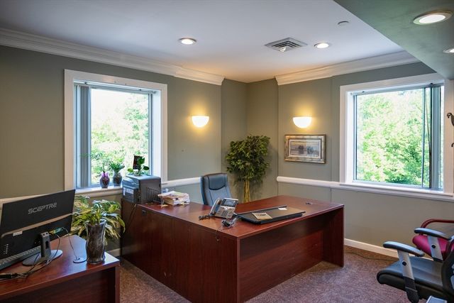 100 Weymouth St d, Rockland, MA 02370