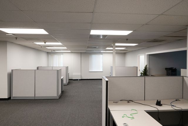 100 Weymouth St d, Rockland, MA 02370