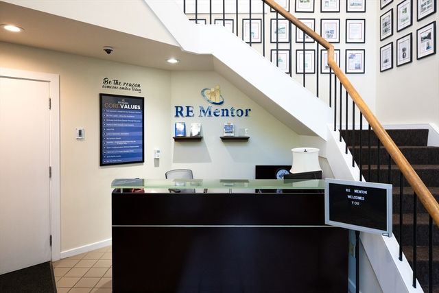 100 Weymouth St d, Rockland, MA 02370