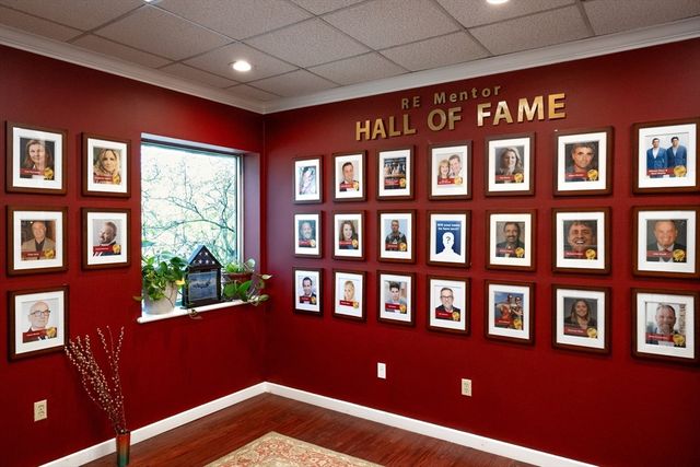 100 Weymouth St d, Rockland, MA 02370