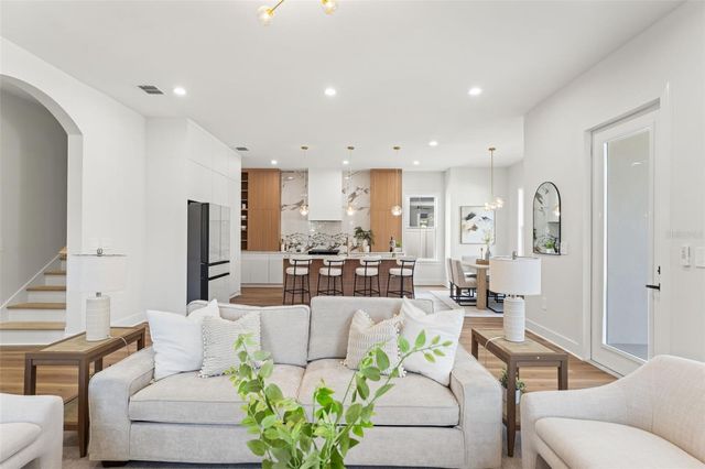 10194 HODSON PLACE, Seminole, FL 33776