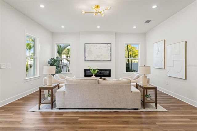 10194 HODSON PLACE, Seminole, FL 33776