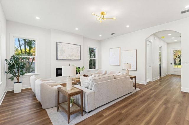 10194 HODSON PLACE, Seminole, FL 33776