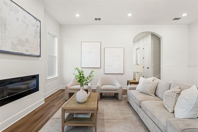 10194 HODSON PLACE, Seminole, FL 33776