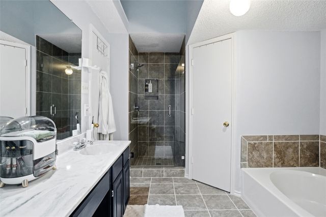 5305 Faireast Court, Arlington, TX 76018
