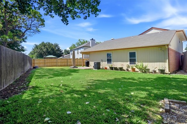 5305 Faireast Court, Arlington, TX 76018