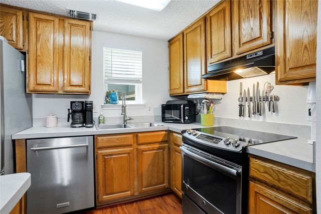 5305 Faireast Court, Arlington, TX 76018