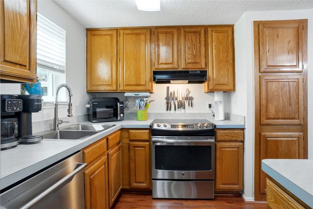 5305 Faireast Court, Arlington, TX 76018