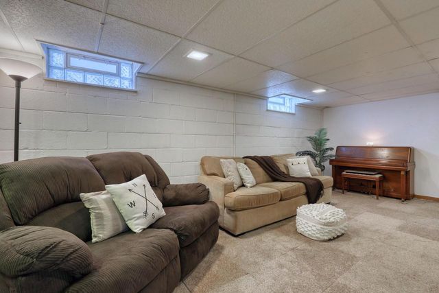 3023 N 85th STREET, Milwaukee, WI 53222