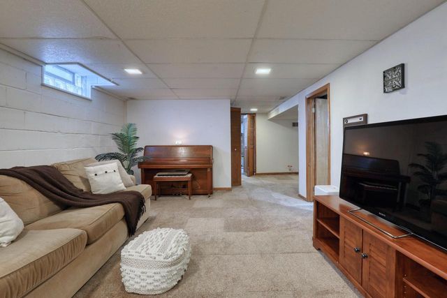 3023 N 85th STREET, Milwaukee, WI 53222