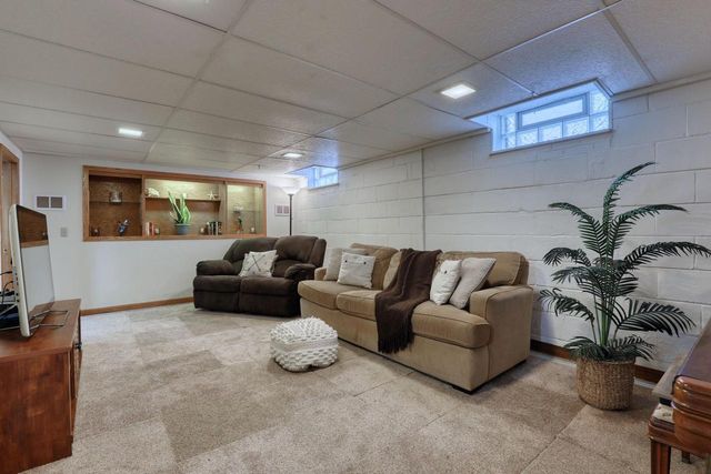 3023 N 85th STREET, Milwaukee, WI 53222