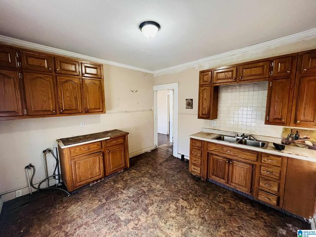 820 4TH COURT W, Birmingham, AL 35204