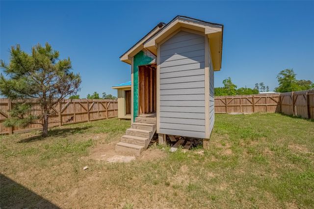 581 Road 51022, Cleveland, TX 77327