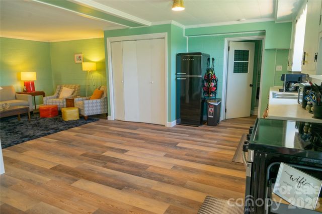 4852 Midway Sand Road, Hickory, NC 28601