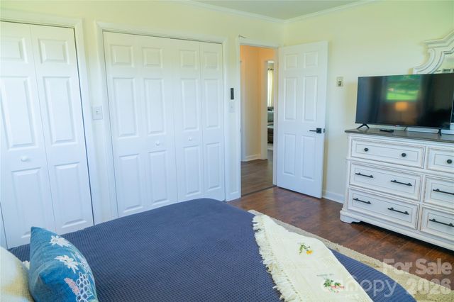 4852 Midway Sand Road, Hickory, NC 28601