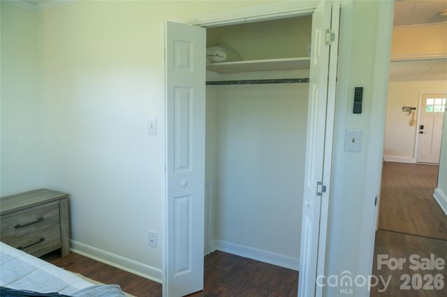 4852 Midway Sand Road, Hickory, NC 28601