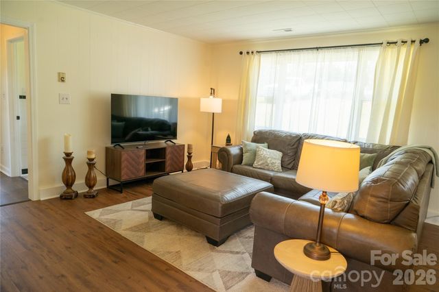 4852 Midway Sand Road, Hickory, NC 28601