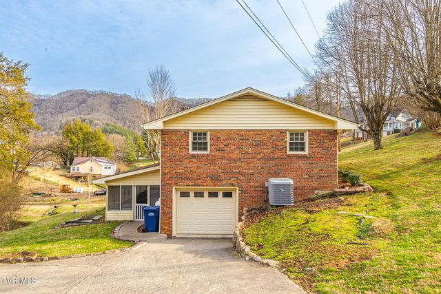 394 Elm Street, Gate City, VA 24251