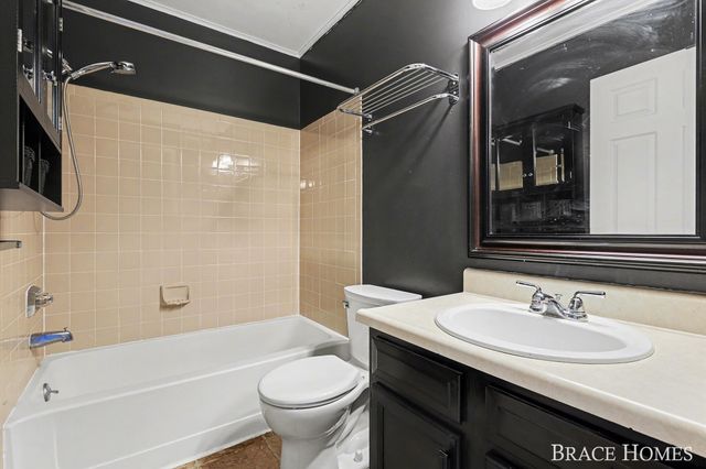 3336 Devonwood Hills NE E, Grand Rapids, MI 49525