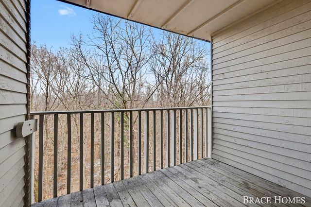 3336 Devonwood Hills NE E, Grand Rapids, MI 49525