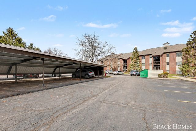 3336 Devonwood Hills NE E, Grand Rapids, MI 49525