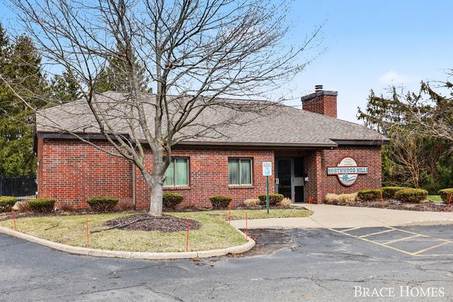 3336 Devonwood Hills NE E, Grand Rapids, MI 49525