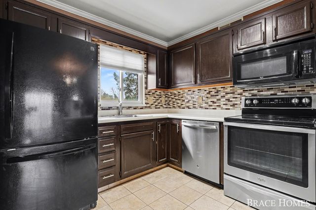 3336 Devonwood Hills NE E, Grand Rapids, MI 49525