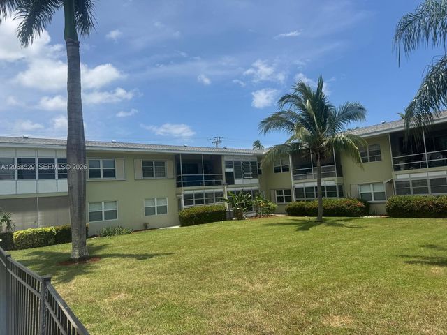 960 Crystal Lake Drive 114, Deerfield Beach, FL 33064
