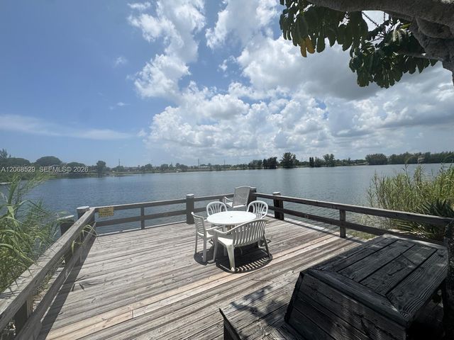 960 Crystal Lake Drive 114, Deerfield Beach, FL 33064