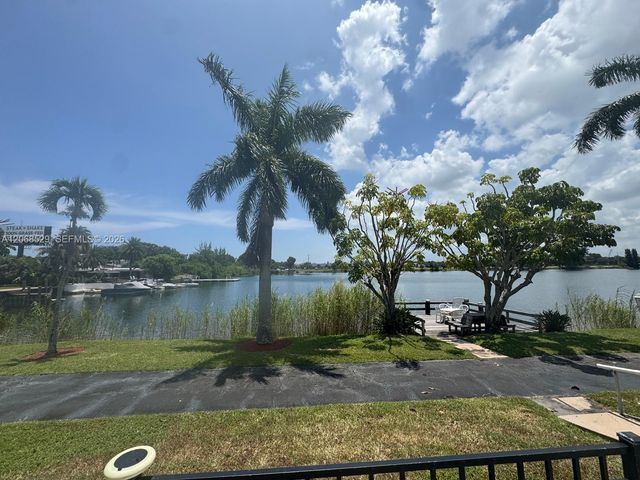 960 Crystal Lake Drive 114, Deerfield Beach, FL 33064