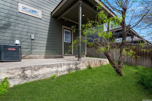 6934 Lakeview Dr, San Antonio, TX 78244