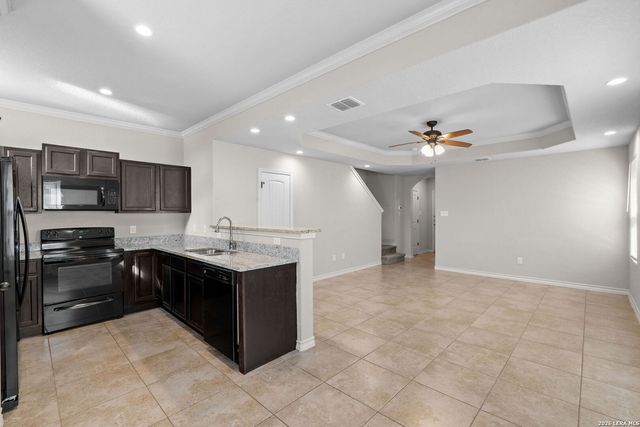 6934 Lakeview Dr, San Antonio, TX 78244