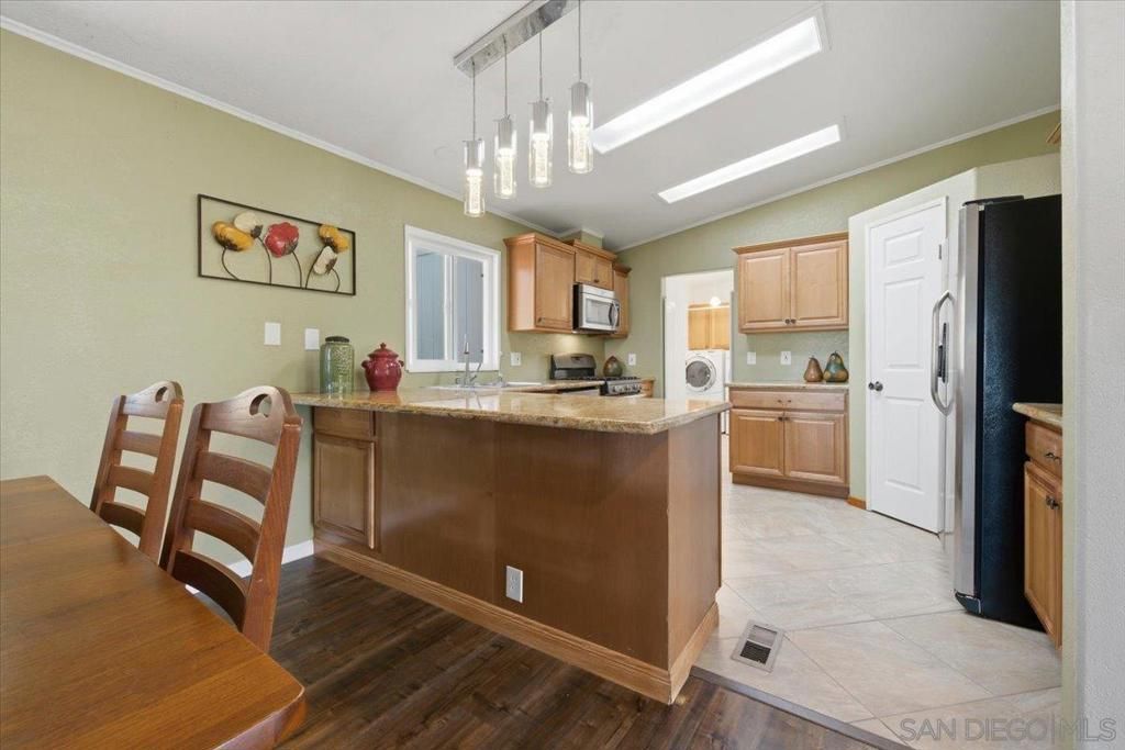 Image 11 of property listing at 15935 Spring Oaks Rd 57, El Cajon, CA 92021
