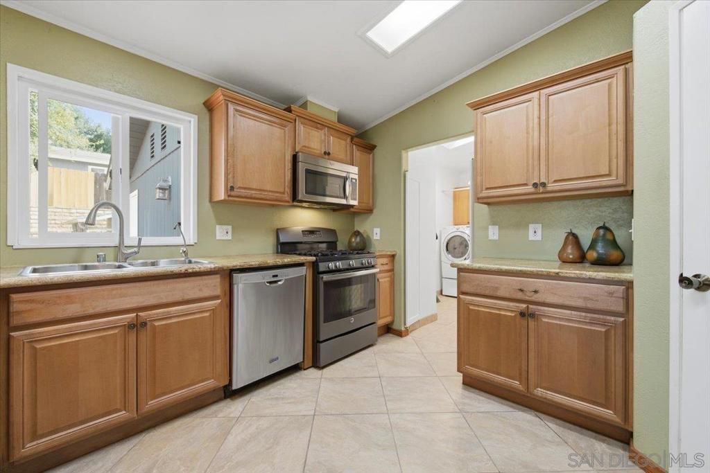 Image 12 of property listing at 15935 Spring Oaks Rd 57, El Cajon, CA 92021