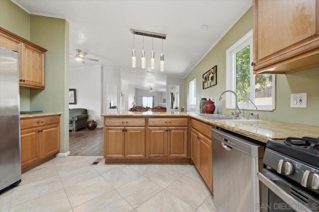 Image 14 of property listing at 15935 Spring Oaks Rd 57, El Cajon, CA 92021