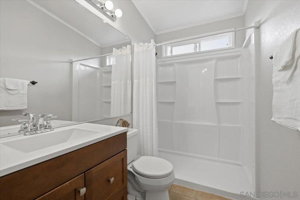 Image 25 of property listing at 15935 Spring Oaks Rd 57, El Cajon, CA 92021