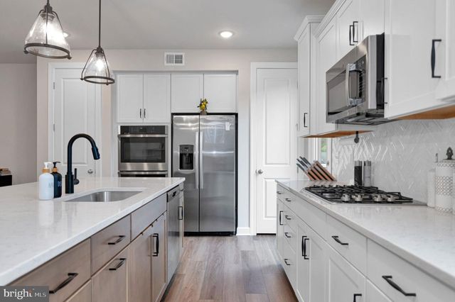 7203 MOUNTAINEER DR, Alexandria, VA 22306