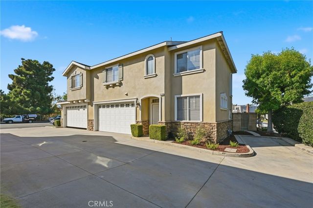 2724 17th Street, Huntington Beach, CA 92648