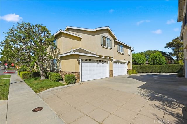 2724 17th Street, Huntington Beach, CA 92648