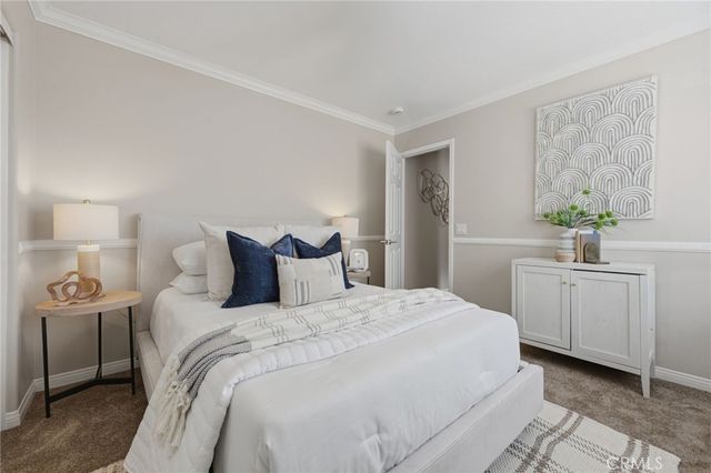 2724 17th Street, Huntington Beach, CA 92648