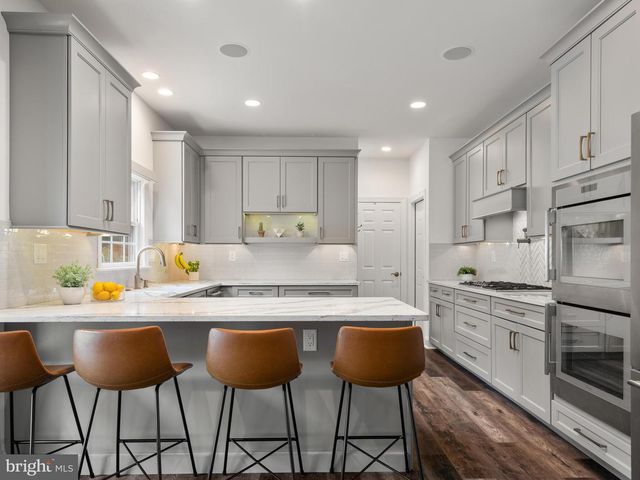 806 SHADEBRUSH RDG, West Chester, PA 19382