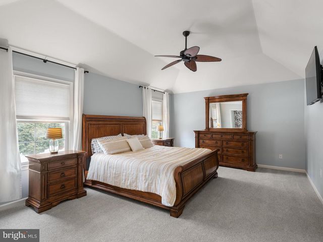 806 SHADEBRUSH RDG, West Chester, PA 19382