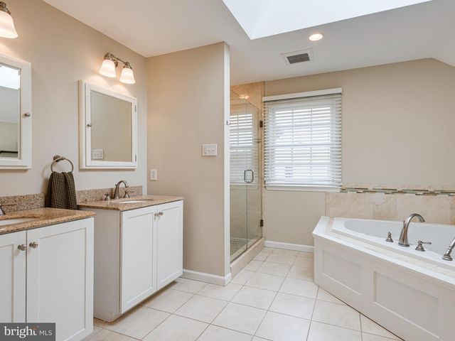 806 SHADEBRUSH RDG, West Chester, PA 19382