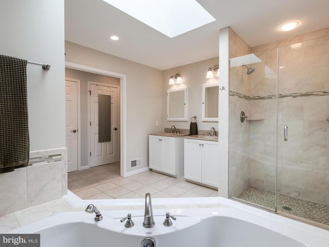 806 SHADEBRUSH RDG, West Chester, PA 19382