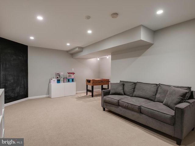 806 SHADEBRUSH RDG, West Chester, PA 19382