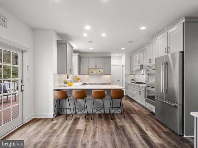 806 SHADEBRUSH RDG, West Chester, PA 19382