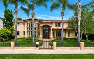 4822 Valjean Avenue, Encino, CA 91436